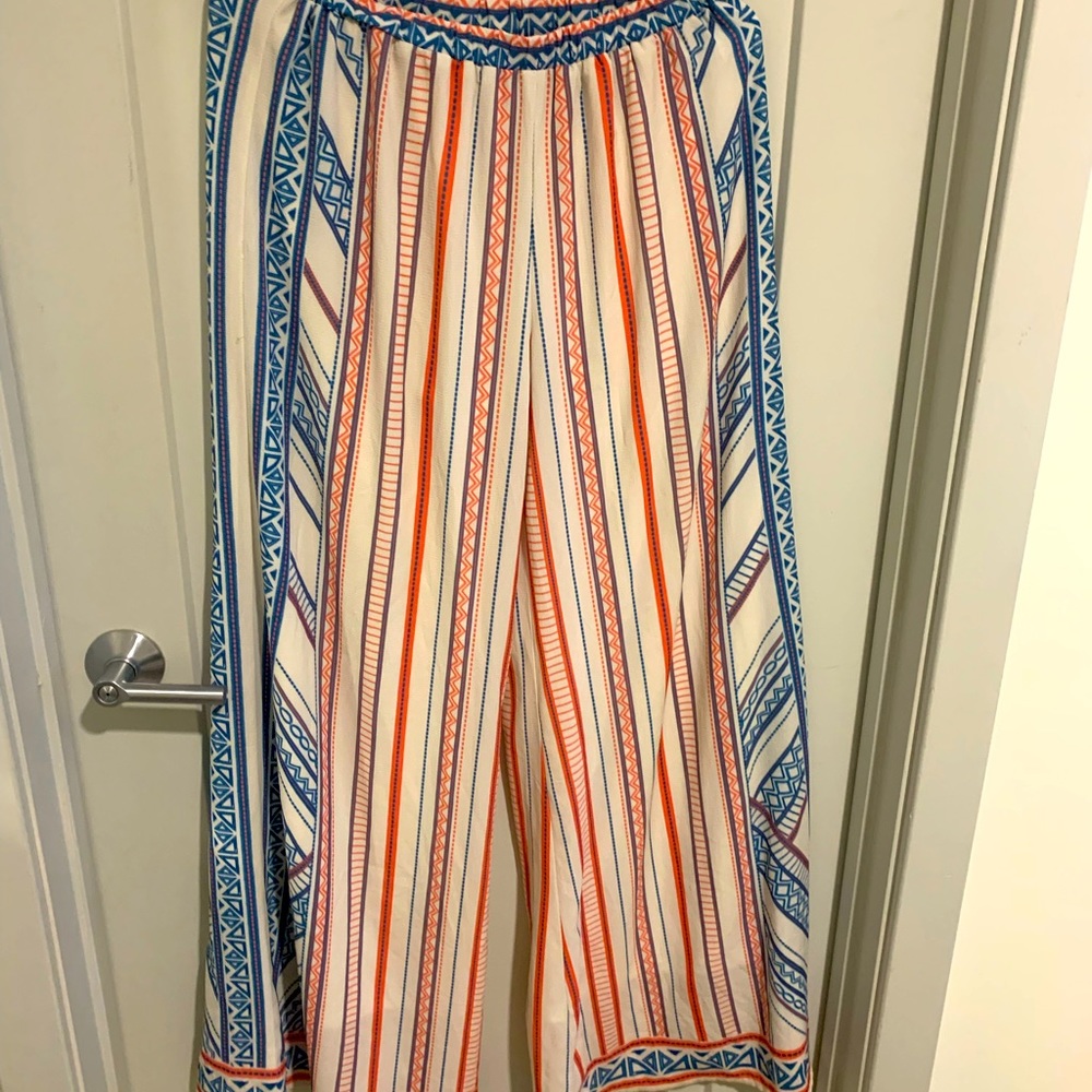 Flowy pattered pants